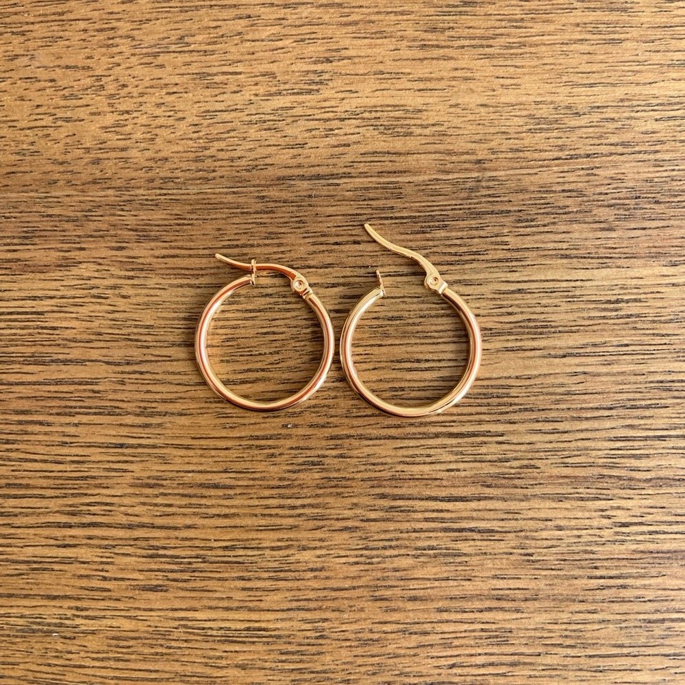 Mini Thin Hoop Earrings 18K Gold Plated Unisex - Picture 4 of 8
